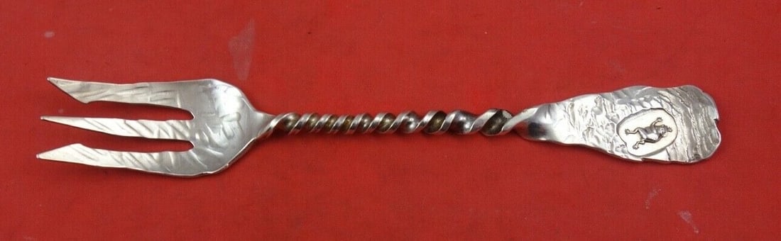 Gorham Hamburg Sterling Silver Salad Fork 3-Tine Frog 6 1/8": Gorham Hamburg Sterling Silver Salad Fork 3-Tine Frog 6 1/8" This exquisite salad fork from the Hamburg pattern by Gorham features a unique three-tine design accented with a charming frog. Crafted fro