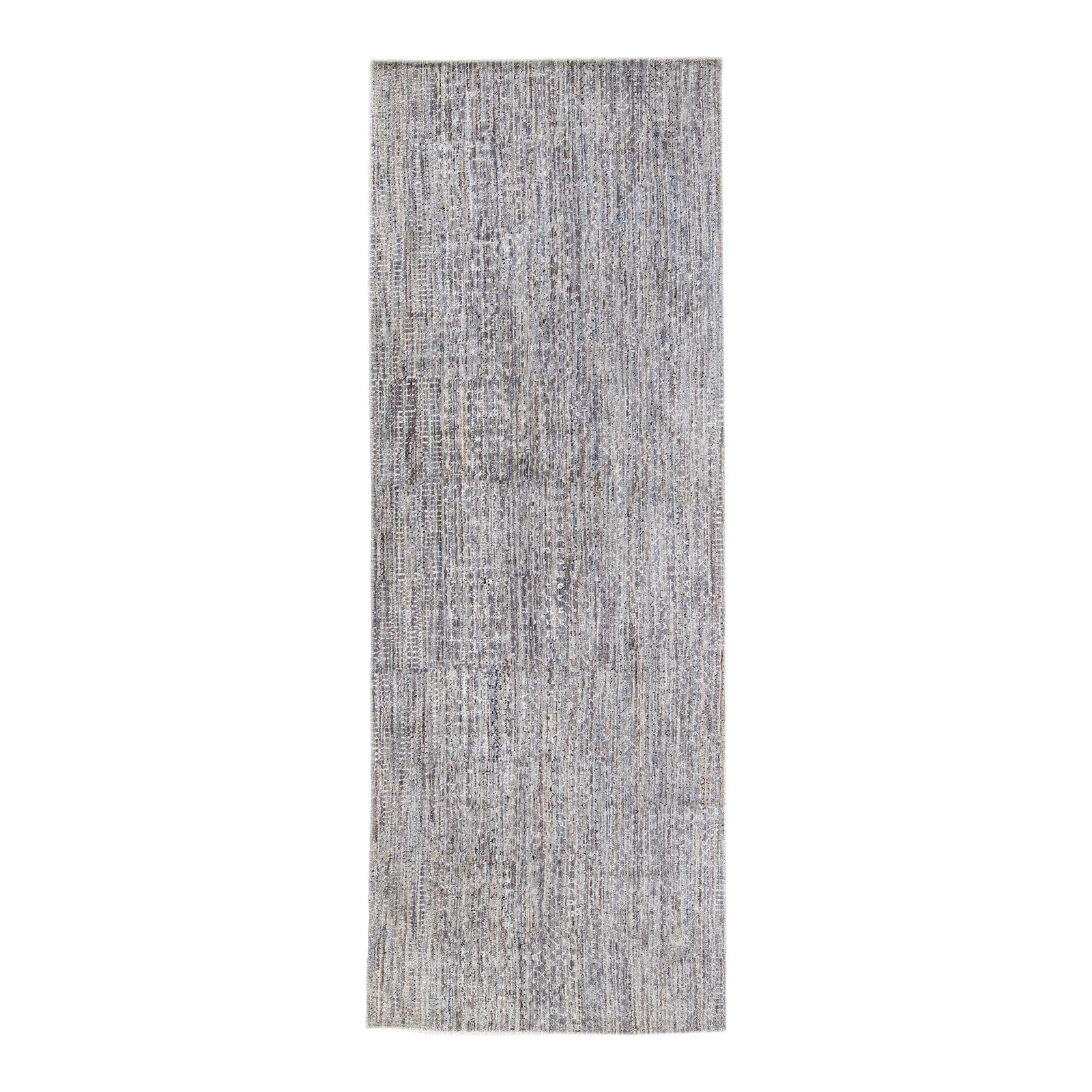 Contemporary Gray Wool Runner Rug Geometric Pattern 4'9 x 13'1: Contemporary Gray Wool Runner Rug Geometric Pattern 4'9 x 13'1 This exquisite Savannah hand-knotted wool runner showcases a stunning gray color field adorned with a sophisticated all-over geometric pa