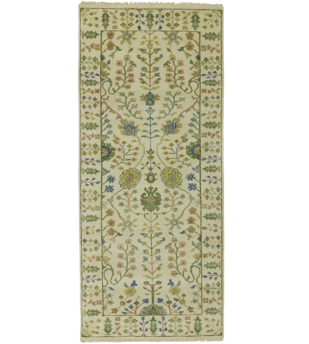 Ivory Floral Handmade Oushak Chobi Wool Rug 2'6 x 6 ft: Ivory Floral Handmade Oushak Chobi Wool Rug 2'6 x 6 ft Enhance your home with this exquisite Floral Style Ivory Handmade Oushak Chobi Oriental Rug. Measuring 2'6" x 5'10", this beautiful runner adds a