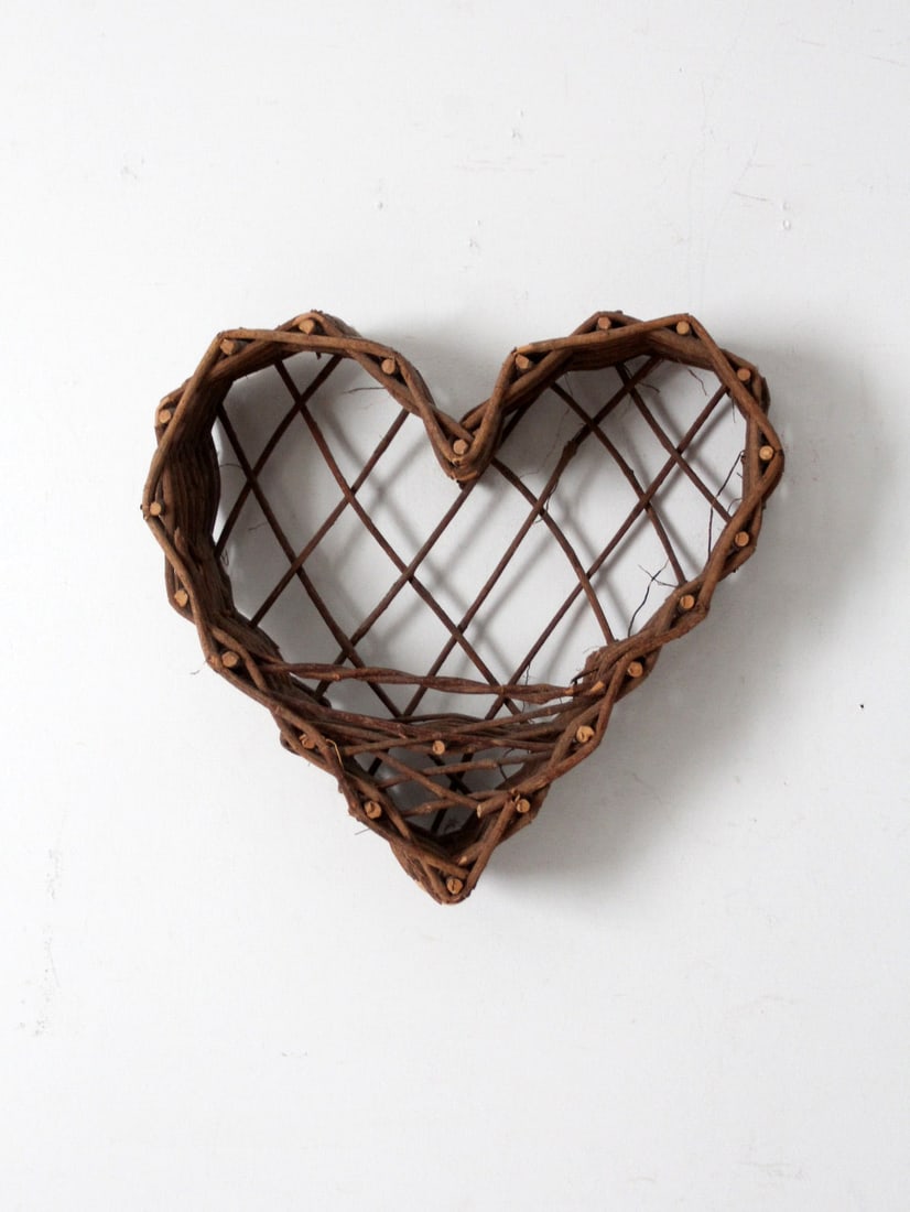 Charming Vintage Twig Heart Wall Basket 16 Inch Rustic Decor: Charming Vintage Twig Heart Wall Basket 16 Inch Rustic Decor Enhance your living space with this charming vintage heart-shaped wall basket, meticulously handcrafted from natural twigs. The open weave