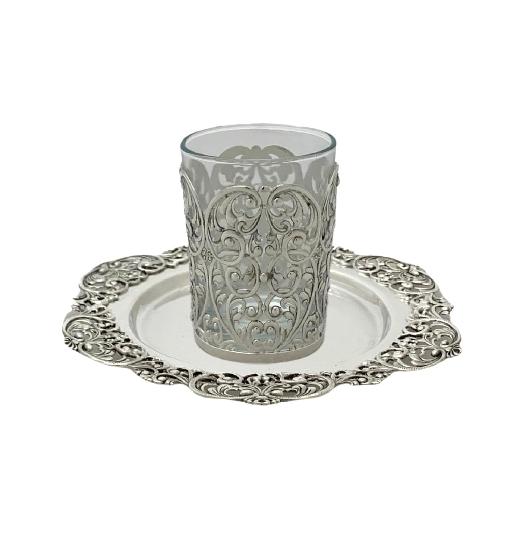 Handmade 925 Sterling Silver Glass Insert Cup and Tray Set: Handmade 925 Sterling Silver Glass Insert Cup and Tray Set This exquisite handmade cup and tray set is crafted from fine 925 sterling silver, featuring intricate fluted lace and ornate floral designs.