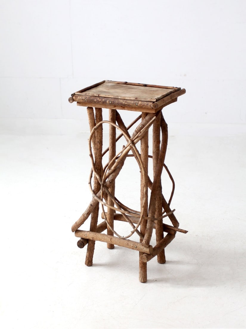 Rustic Antique Adirondack Twig Side Table Handmade from Willow: Rustic Antique Adirondack Twig Side Table Handmade from Willow This antique Adirondack twig side table is a charming piece handmade from willow branches, reflecting a rustic, early American design. Wi