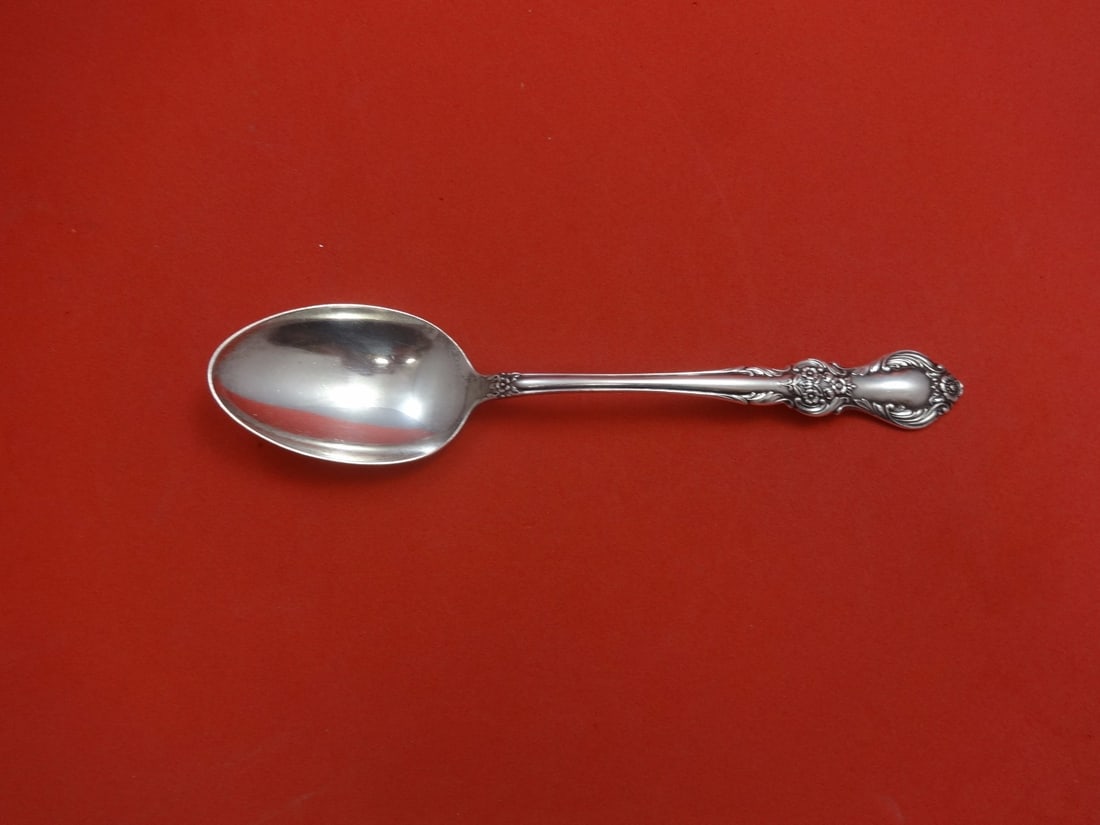 International Sterling Silver Southern Treasure Serving Spoon 8.375 inches: International Sterling Silver Southern Treasure Serving Spoon 8.375 inches This exquisite serving spoon is crafted from high-quality sterling silver, featuring the elegant Southern Treasure pattern by
