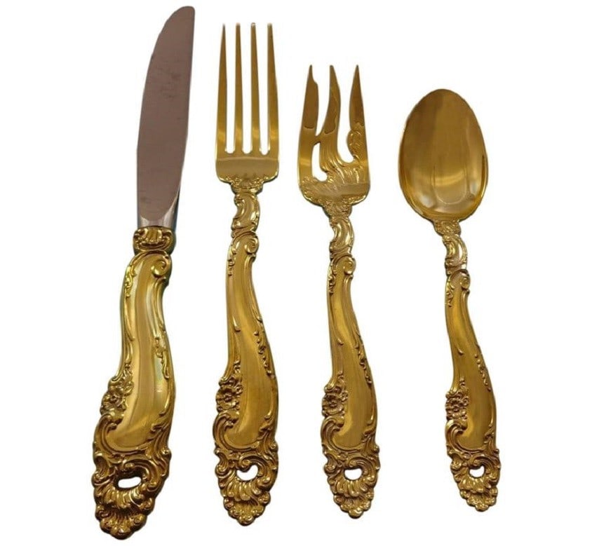 Gorham Vermeil Gold Sterling Silver Flatware Set 48 Pieces: Gorham Vermeil Gold Sterling Silver Flatware Set 48 Pieces Elevate your dining experience with this exquisite 48-piece flatware set by Gorham, featuring a stunning vermeil (gold-washed) finish. Design