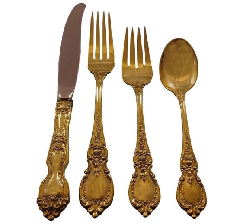 Towle Charlemagne Vermeil Gold Flatware Set 48 Pieces: Towle Charlemagne Vermeil Gold Flatware Set 48 Pieces Elevate your dining experience with this stunning Charlemagne flatware set by Towle. Comprising 48 pieces, this elegant service features a luxurio