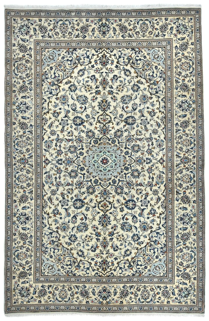 Vintage Hand-Knotted Floral Oriental Rug 6'5 x 9'9 Wool Carpet: Vintage Hand-Knotted Floral Oriental Rug 6'5 x 9'9 Wool Carpet Enhance your home decor with this Vintage Hand-Knotted Oriental Rug, measuring 6'5" x 9'9". This exquisite area rug features a classic fl