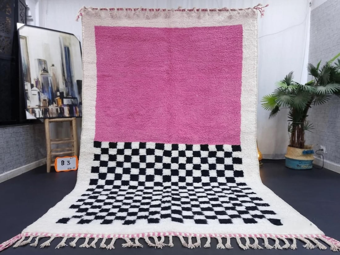 Stunng Soft Handwoven Wool Rug 8 x 5 Feet from Morocco: Stunng Soft Handwoven Wool Rug 8 x 5 Feet from Morocco Experience the warmth and charm of the Authentic Stunng Soft Handmade Wool Rug. This exquisite piece is handwoven by skilled local Berber women i