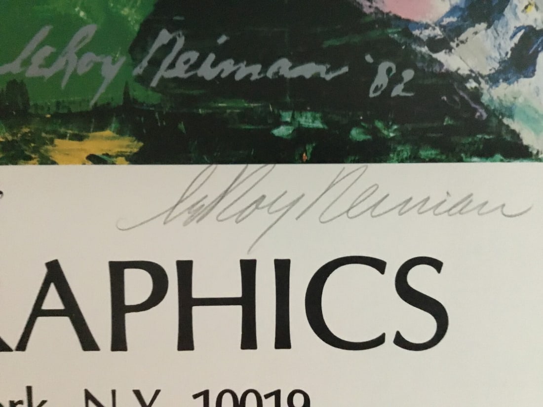 Leroy Neiman Signed Lithograph Roger Staubach Dallas Cowboys Art Print: Leroy Neiman Signed Lithograph Roger Staubach Dallas Cowboys Art Print This stunning lithograph print features the legendary Roger Staubach, famously known as 'America's Quarterback,' and is a remarka