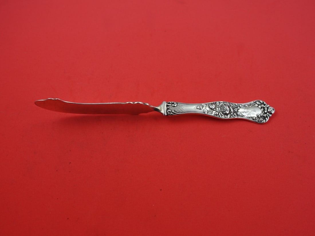 Shiebler American Beauty Sterling Silver Master Butter Knife 7.5" Twist Handle: Shiebler American Beauty Sterling Silver Master Butter Knife 7.5" Twist Handle Introducing the American Beauty Master Butter Knife by Shiebler, a stunning piece crafted from high-quality sterling silv