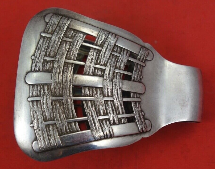 Christofle French Silverplate Asparagus Tong 4 1/4 x 3 1/2 Pierced Design: Christofle French Silverplate Asparagus Tong 4 1/4 x 3 1/2 Pierced Design Elevate your dining experience with this exquisite French silverplate asparagus tong by Christofle. Designed in a charming pie