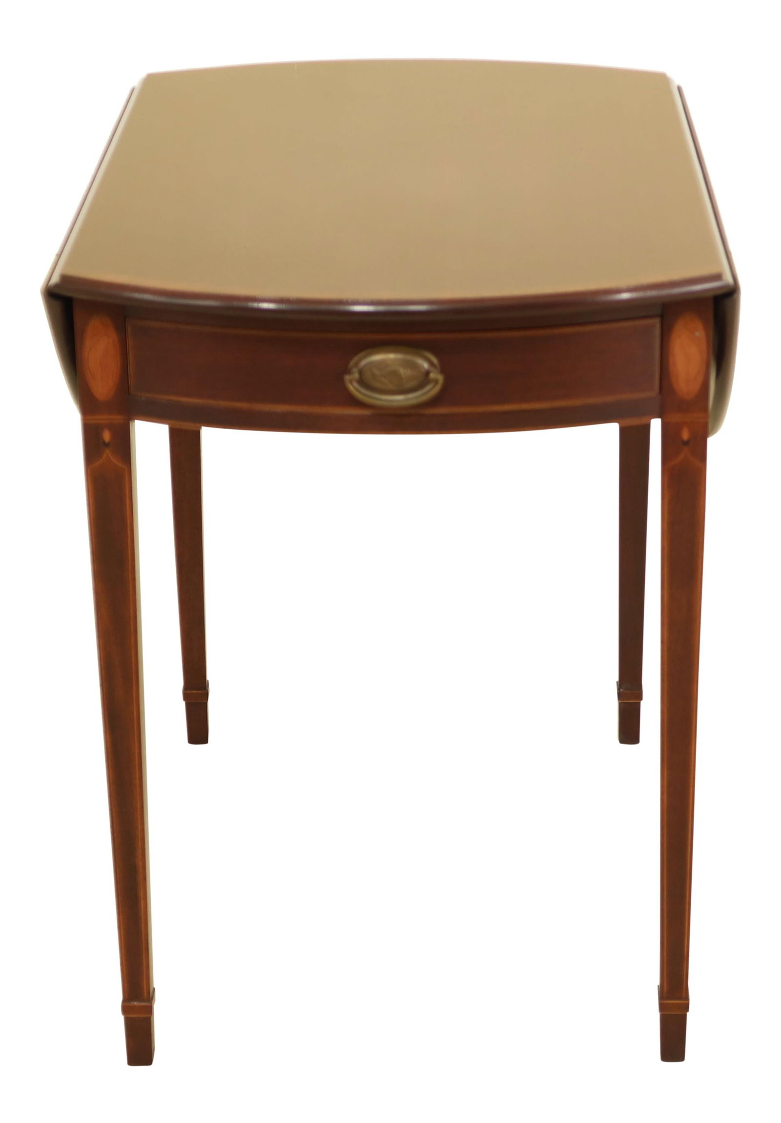 Biggs Federal Style Inlaid Mahogany Pembroke Table 18th Century Design: Biggs Federal Style Inlaid Mahogany Pembroke Table 18th Century Design This stunning Pembroke table showcases the elegance of Federal style with exquisite inlay work. Crafted from high-quality mahogan