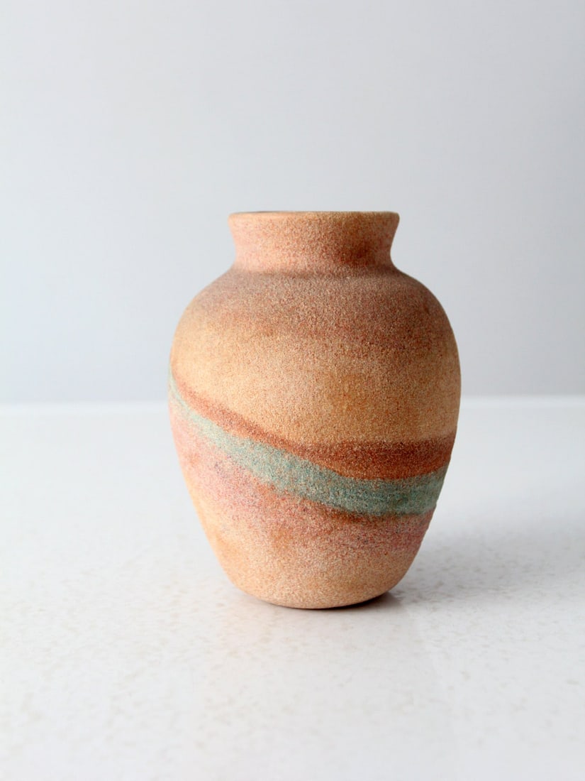 Vintage Southwestern Pottery Sand Vase 6.25 Inches Tall (1 of 10)