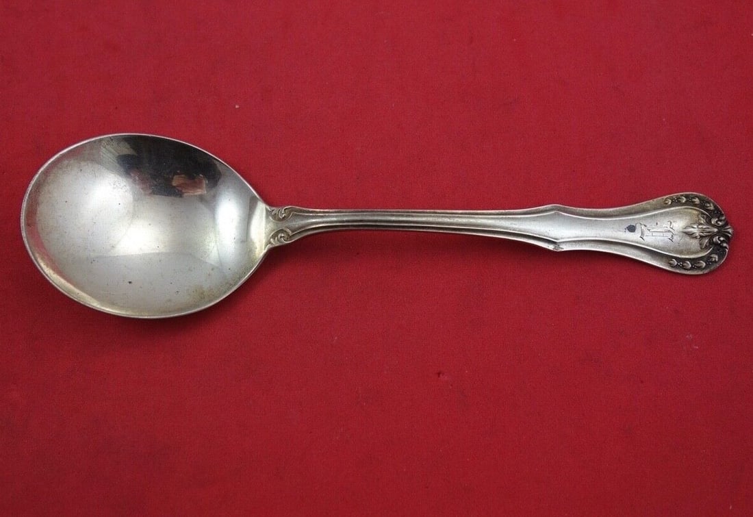 Reed and Barton Devon Sterling Silver Gumbo Soup Spoon 7 inch: Reed and Barton Devon Sterling Silver Gumbo Soup Spoon 7 inch This exquisite 7" gumbo soup spoon is crafted from sterling silver by Reed and Barton, featuring the elegant Devon pattern. The spoon show
