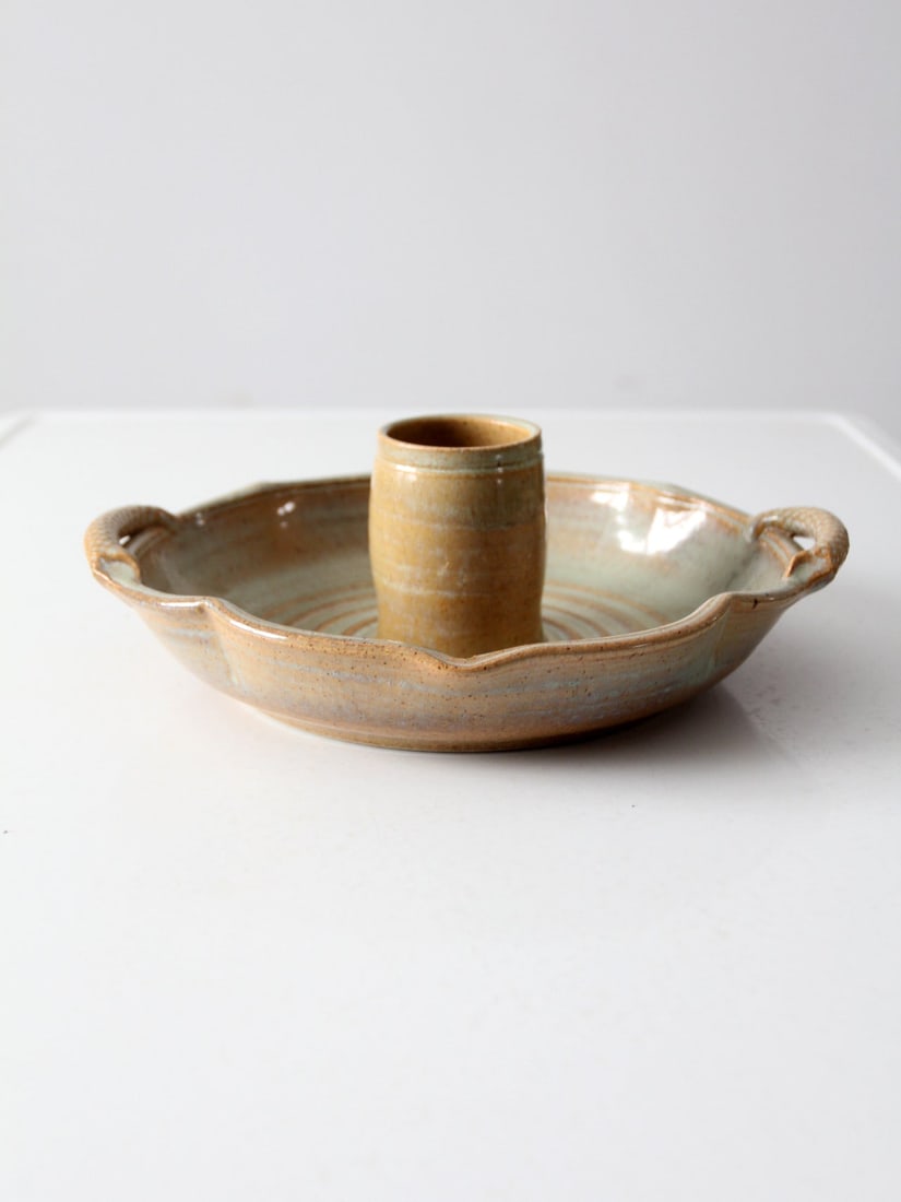 Handcrafted Vintage Studio Pottery Chicken Roaster Pan Tan Green Glaze: Handcrafted Vintage Studio Pottery Chicken Roaster Pan Tan Green Glaze This vintage studio pottery chicken roaster pan is a charming addition to any kitchen. Handcrafted by an artist, it showcases a c