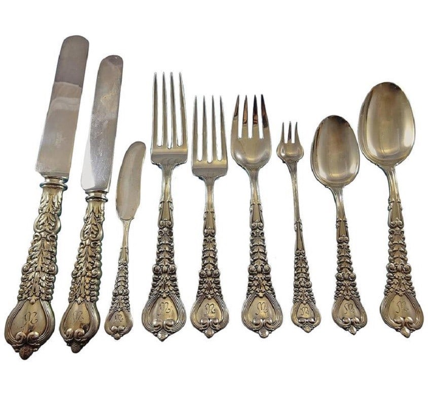 Tiffany & Co Florentine Sterling Silver Flatware Set for 12 160 Pieces: Tiffany & Co Florentine Sterling Silver Flatware Set for 12 160 Pieces This exceptional Florentine flatware set by Tiffany & Co. features a stunning design that incorporates Renaissance and Rococo ele