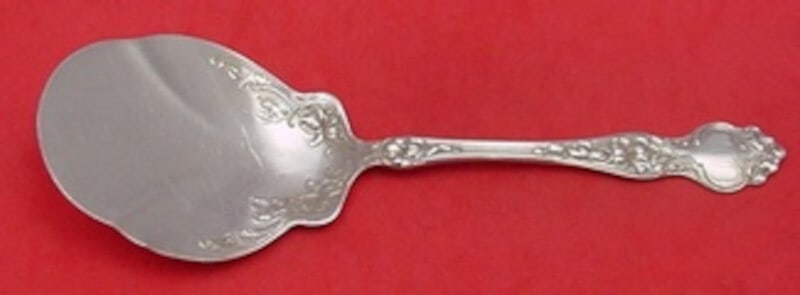 Wallace Violet Sterling Silver Tomato Server 7 7/8 Inch: Wallace Violet Sterling Silver Tomato Server 7 7/8 Inch Presenting an exquisite serving piece from the renowned Wallace collection, this sterling silver tomato server is part of the elegant Violet pat