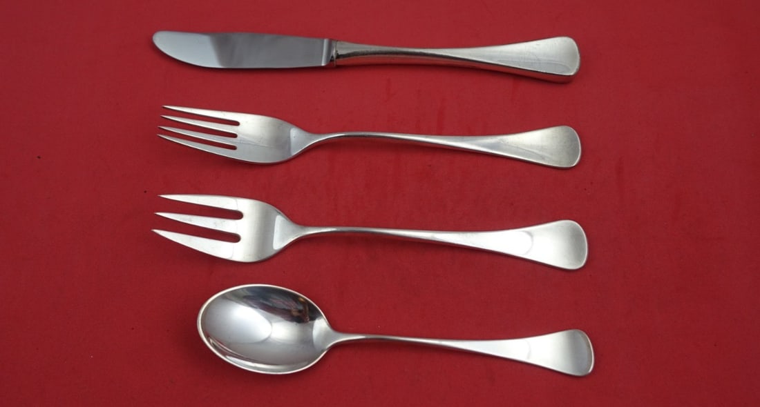 W&S Sorensen Patricia Sterling Silver 4-Piece Place Setting: W&S Sorensen Patricia Sterling Silver 4-Piece Place Setting Introducing the Patricia 4-piece place setting by W&S Sorensen, crafted from high-quality sterling silver. This elegant set features a regul