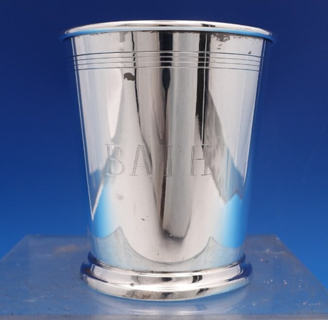 Reed and Barton H14 Sterling Silver Mint Julep Cup 3.5" Tall: Reed and Barton H14 Sterling Silver Mint Julep Cup 3.5" Tall This exquisite Mint Julep Cup by Reed and Barton is crafted from high-quality sterling silver. The cup features a classic design and is mar