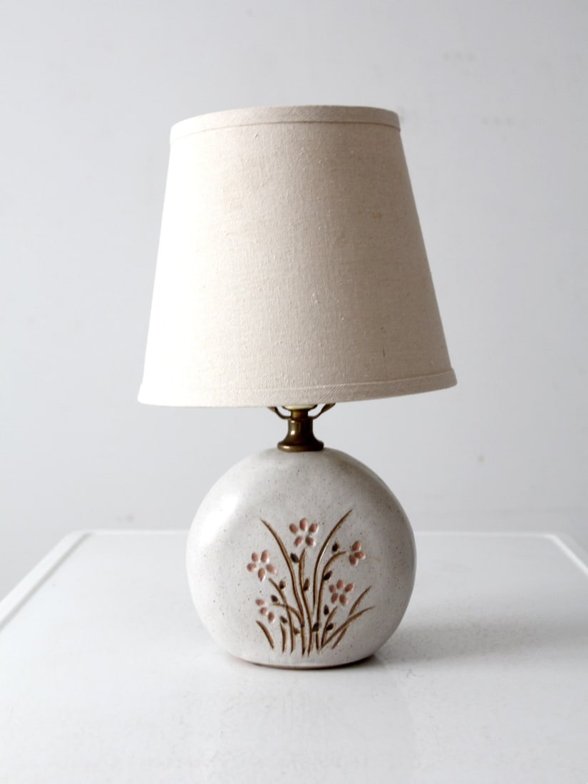 Vintage Studio Pottery Lamp Floral Design Handmade 17.5in: Vintage Studio Pottery Lamp Floral Design Handmade 17.5in This vintage studio pottery table lamp showcases a beautifully etched and hand-painted floral design in warm, earthy tones. The speckled finis