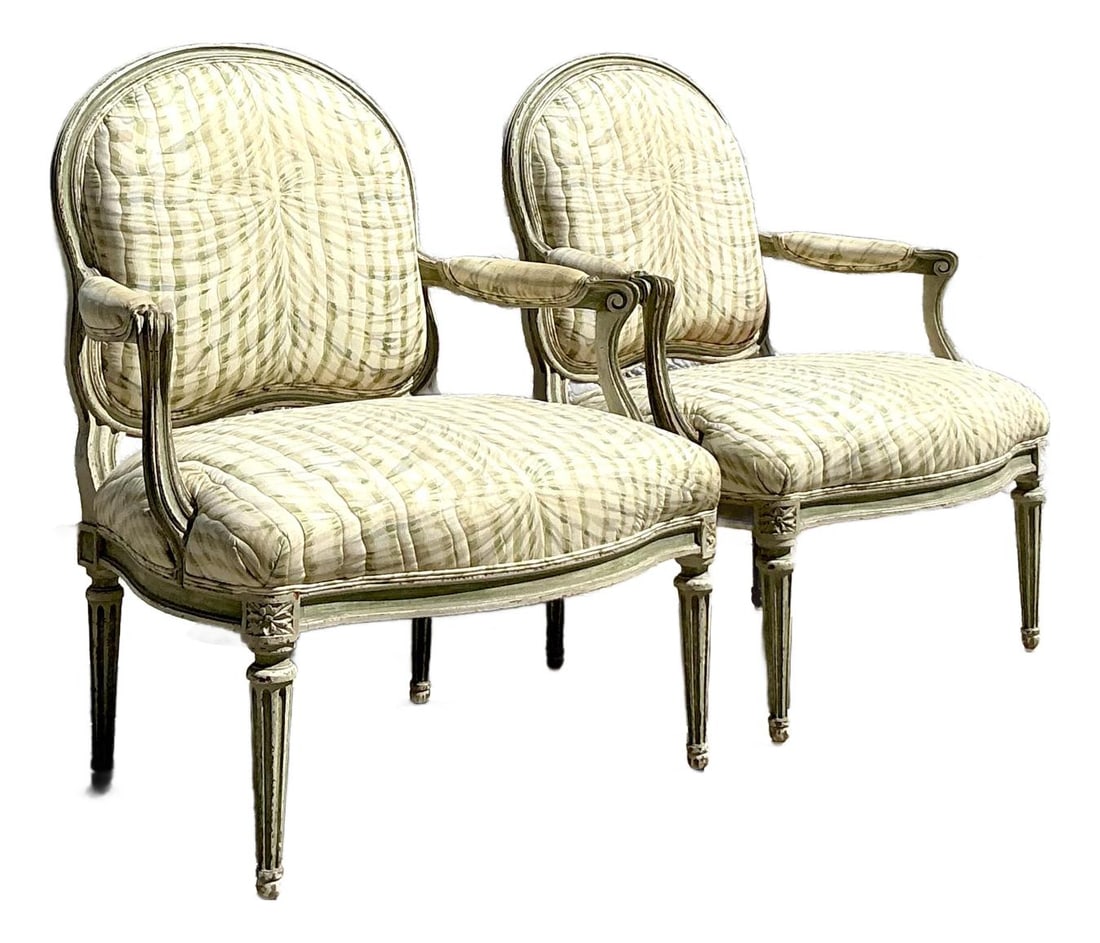 Elegant Vintage Regency Pair of Swag Print Fauteuil Armchairs: Elegant Vintage Regency Pair of Swag Print Fauteuil Armchairs Enhance your living space with this exquisite pair of vintage Regency-style fauteuil armchairs. These armchairs feature elegantly curved f