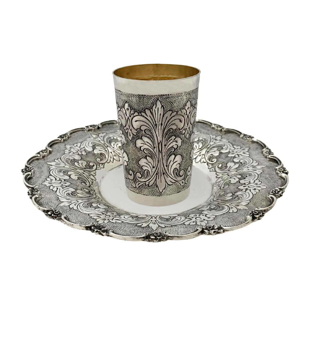 Italian 925 Sterling Silver Handmade Floral Cup and Tray Set: Italian 925 Sterling Silver Handmade Floral Cup and Tray Set This exquisite set features a fine Italian 925 Sterling Silver cup and tray, showcasing beautiful handmade chased swirl floral designs. The