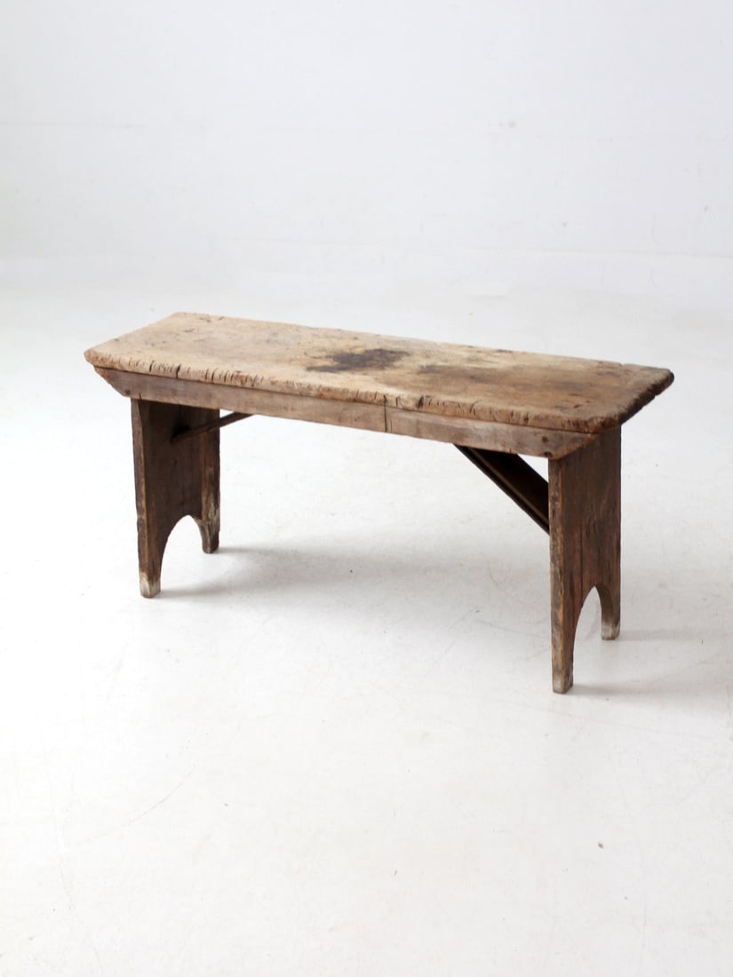 Rustic Antique Wooden Farmhouse Bench 35 inch Length: Rustic Antique Wooden Farmhouse Bench 35 inch Length Enhance your home with this charming Antique Wooden Farmhouse Bench, perfect for adding rustic character to any entryway, kitchen, or hallway. This