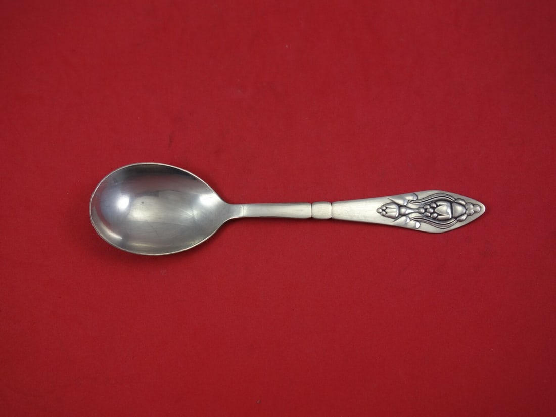 Georg Jensen Fuchsia Sterling Silver Soup Spoon 7 Inch: Georg Jensen Fuchsia Sterling Silver Soup Spoon 7 Inch This exquisite 7" place soup spoon is part of the Fuchsia pattern by Georg Jensen, crafted from high-quality sterling silver. It showcases elegan