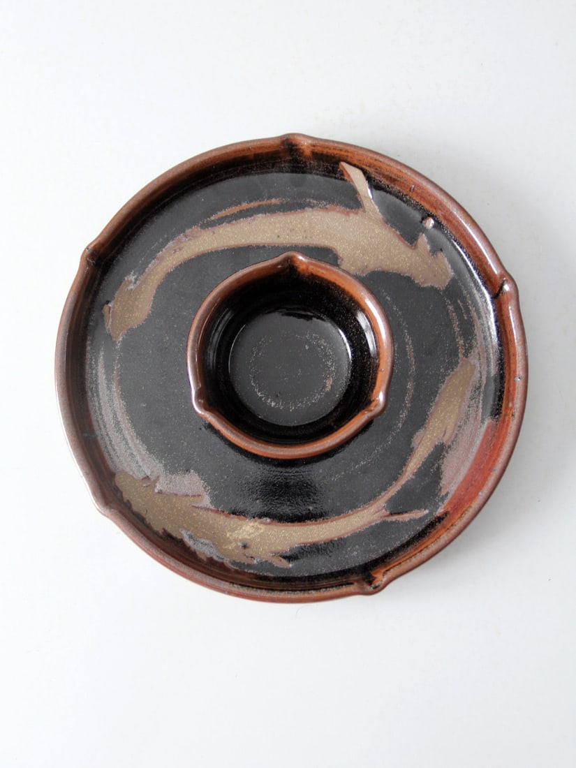 Handcrafted Vintage Studio Pottery Serving Platter with Dip Bowl: Handcrafted Vintage Studio Pottery Serving Platter with Dip Bowl This vintage studio pottery serving platter is perfect for your entertaining needs. Hand-crafted with a classic design, it features a c
