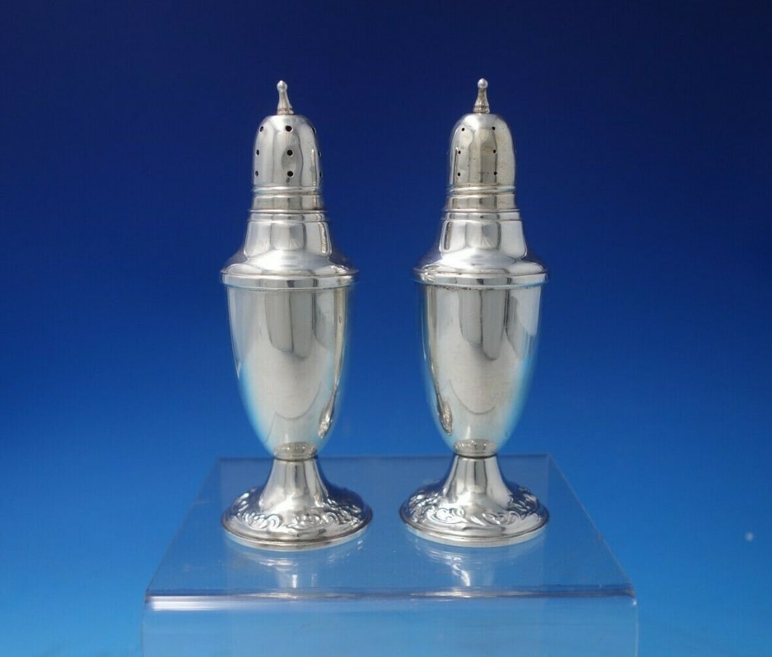Reed and Barton Savannah Sterling Silver Salt and Pepper Shaker Set #41S: Reed and Barton Savannah Sterling Silver Salt and Pepper Shaker Set #41S Enhance your dining experience with this exquisite Savannah Salt and Pepper Shaker Set by Reed and Barton. Crafted from sterlin
