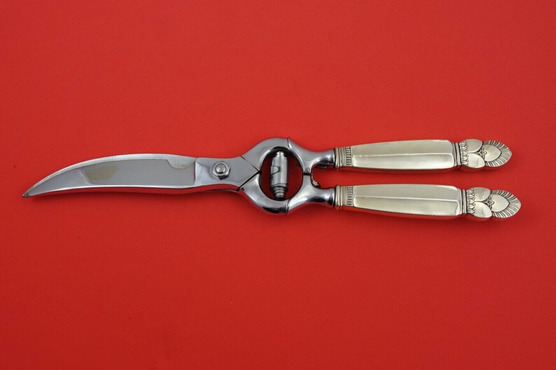 Frank Whiting Princess Ingrid Sterling Silver Lobster Shear 11.5": Frank Whiting Princess Ingrid Sterling Silver Lobster Shear 11.5" This exquisite lobster shear, designed in the elegant Princess Ingrid pattern by Frank Whiting, measures 11 1/2" and is crafted from h