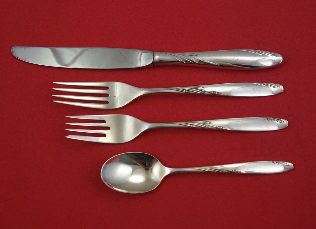 Gorham Willow Sterling Silver 4pc Flatware Place Setting: Gorham Willow Sterling Silver 4pc Flatware Place Setting Enhance your dining experience with this exquisite 4-piece place setting from the Willow pattern by Gorham. Crafted from high-quality sterling