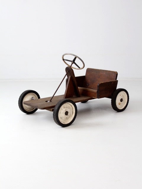 Charming Vintage No-Pedal Toy Riding Car with Metal Frame (1 of 9)