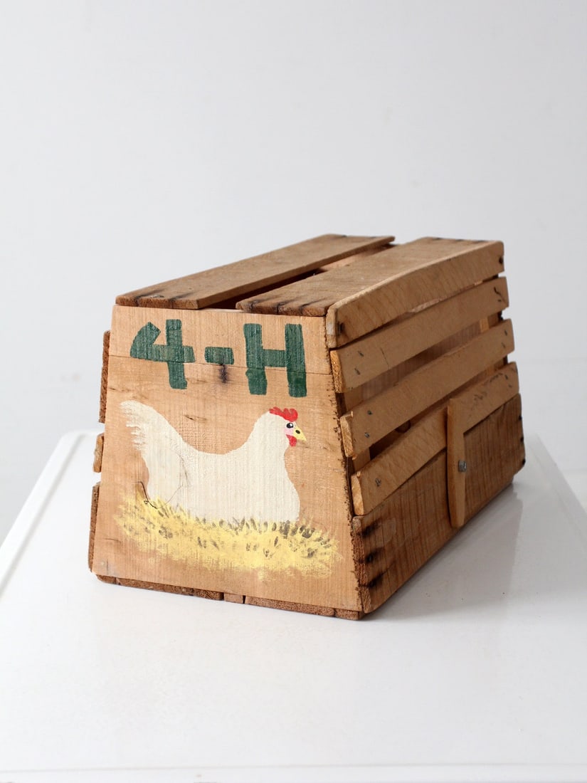 Vintage 4-H Handmade Wooden Chicken Carrier Crate with Door: Vintage 4-H Handmade Wooden Chicken Carrier Crate with Door This vintage handmade wooden chicken carrier crate is designed for a 4-H display, showcasing a charming hand-painted chicken illustration an