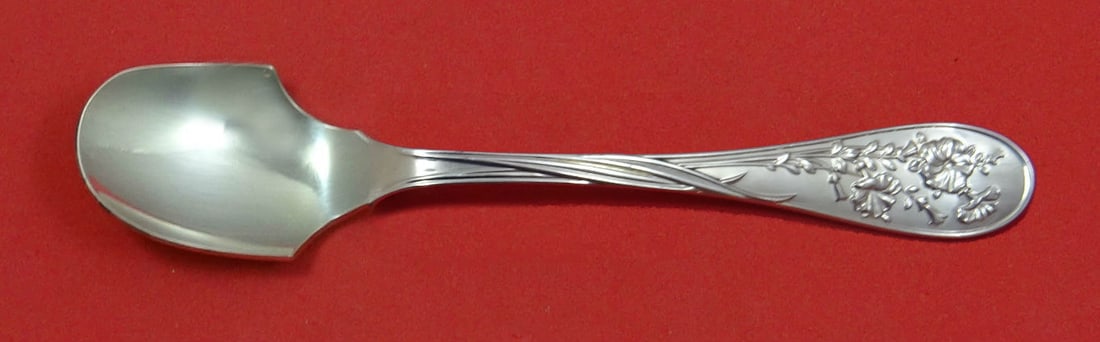Lunt Quintessence Sterling Silver Cheese Scoop Custom Made 5 3/4": Lunt Quintessence Sterling Silver Cheese Scoop Custom Made 5 3/4" This custom-made cheese scoop from Lunt's Quintessence pattern exemplifies timeless elegance. Crafted from high-quality sterling silve