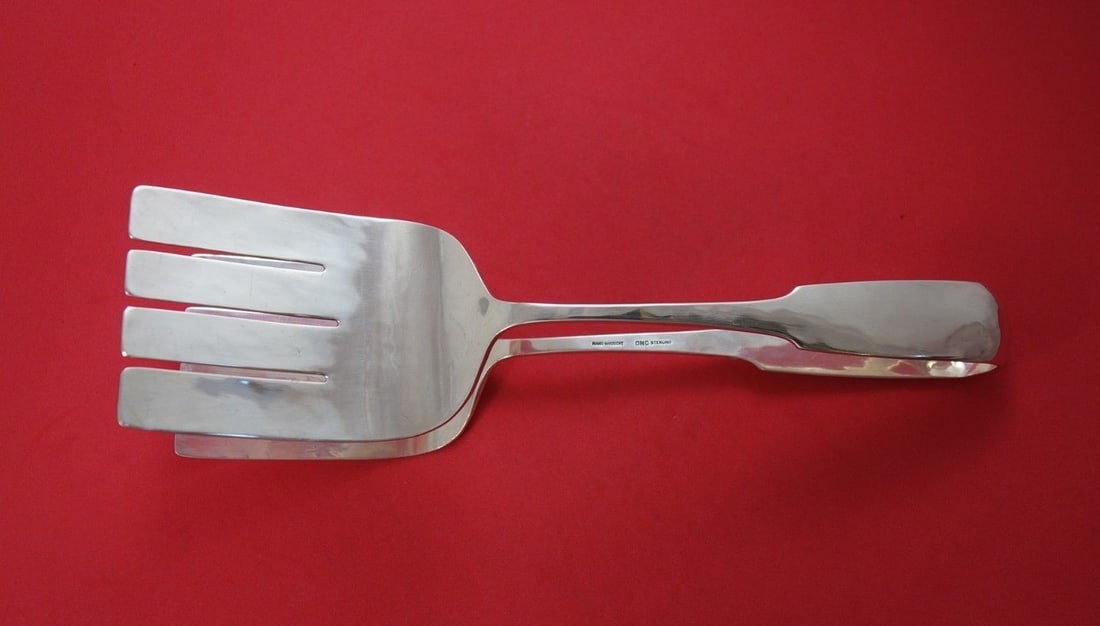 Moulton Pattern Sterling Silver Asparagus Serving Tong by Old Newbury Crafters: Moulton Pattern Sterling Silver Asparagus Serving Tong by Old Newbury Crafters Presenting the exquisite Moulton Asparagus Serving Tong by Old Newbury Crafters, crafted from high-quality sterling silve
