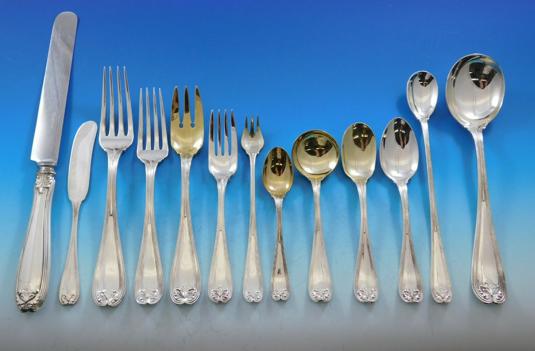 Tiffany Colonial Sterling Silver Flatware Set 184 pcs in Fitted Chest: Tiffany Colonial Sterling Silver Flatware Set 184 pcs in Fitted Chest This stunning Colonial flatware set by Tiffany & Co. features a total of 184 pieces, beautifully housed in a vintage Tiffany fitte