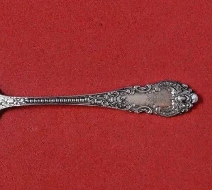 Knowles Mauser Apollo Sterling Silver Pie Server 9 Inch Monogrammed: Knowles Mauser Apollo Sterling Silver Pie Server 9 Inch Monogrammed This exquisite pie server features the elegant Apollo pattern designed by Knowles and crafted by Mauser. Made entirely of sterling s