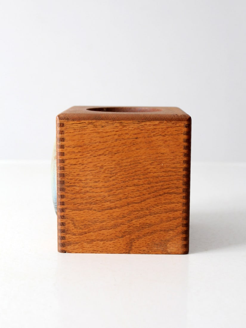 Rustic Vintage Wooden Tissue Box Cover with Mallard Duck Medallion: Rustic Vintage Wooden Tissue Box Cover with Mallard Duck Medallion Enhance your home decor with this vintage wooden tissue box cover, beautifully crafted with a detailed medallion depicting a pair of