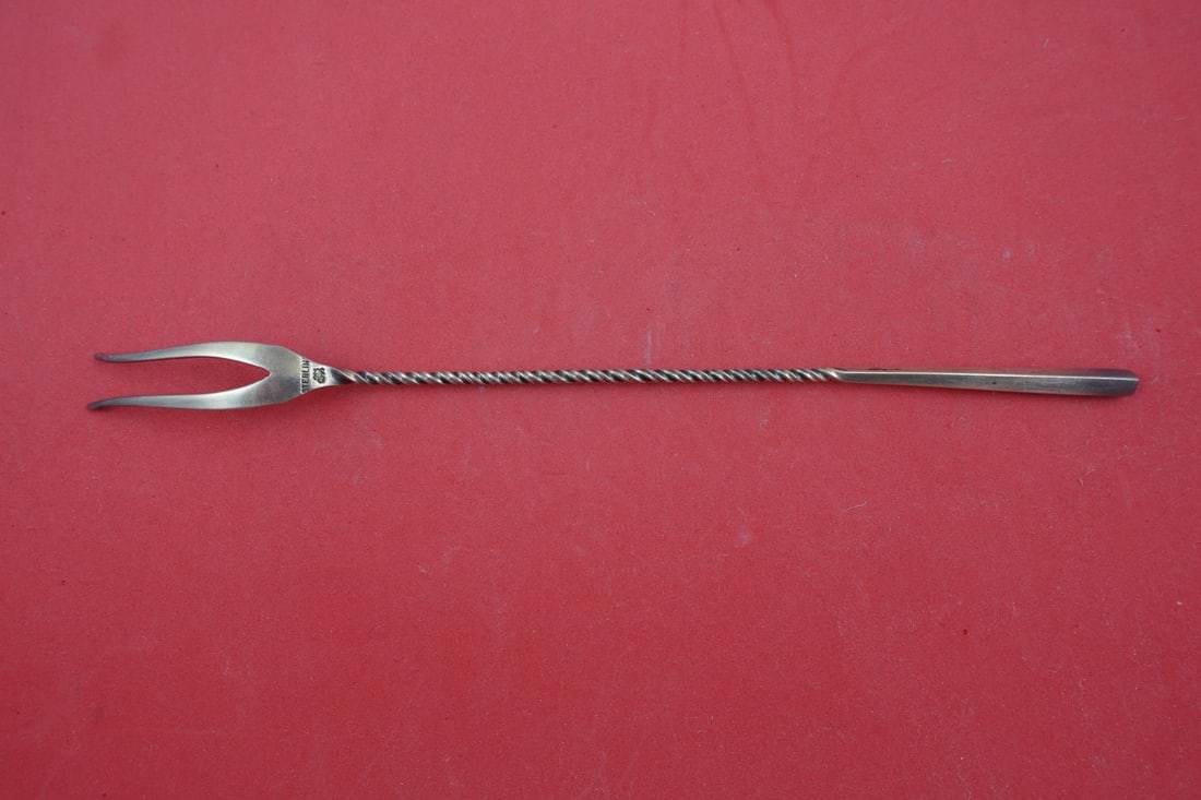 Whiting Square Twist Sterling Silver 8.75 Inch Pickle Olive Fork: Whiting Square Twist Sterling Silver 8.75 Inch Pickle Olive Fork This elegant Square Twist Pickle/Olive Fork by Whiting is crafted from high-quality sterling silver. Measuring a generous 8 3/4" in len