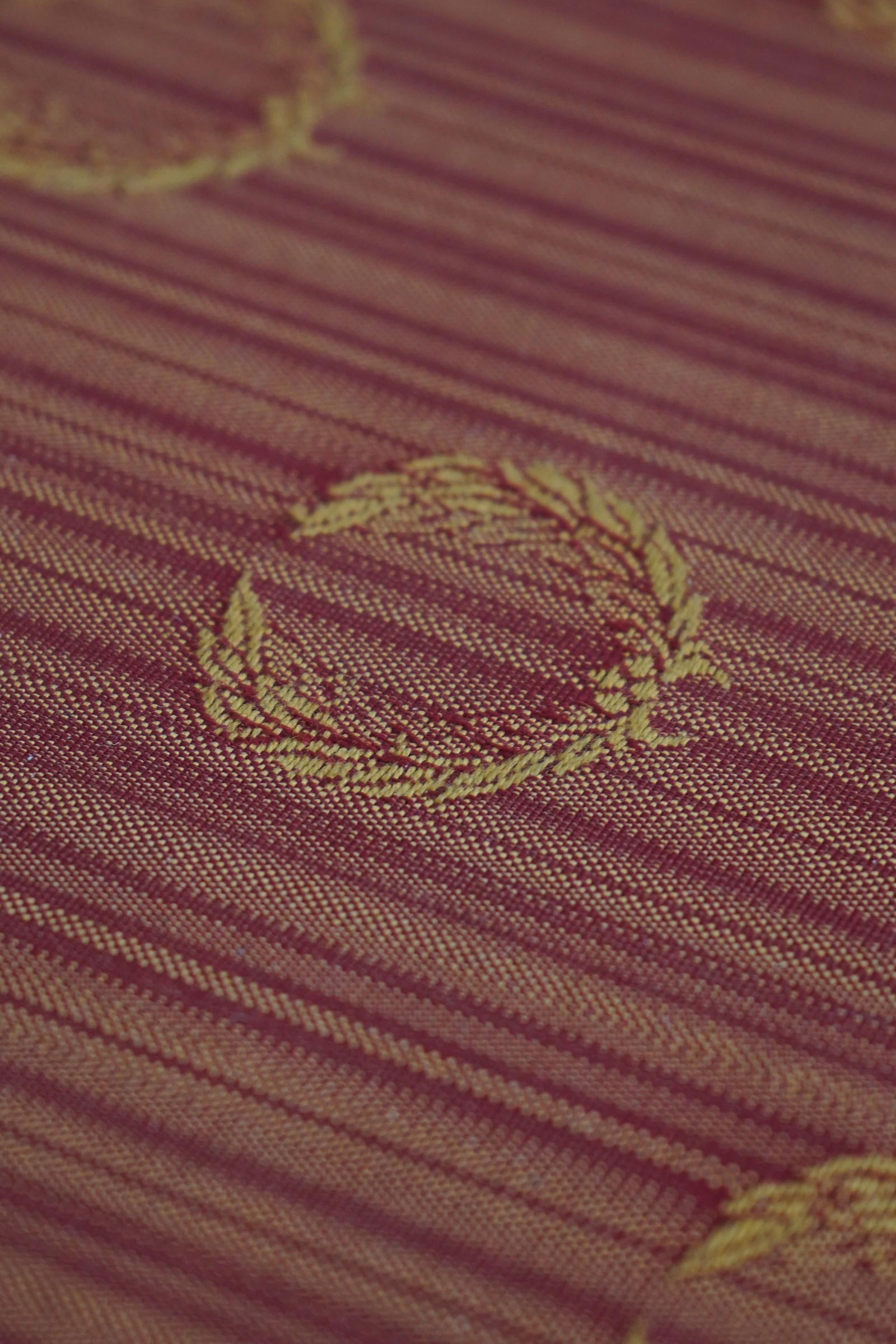 Kindel Baltimore Neoclassical Empire Sofa Black Lacquer Finish Hand Painted Details: Kindel Baltimore Neoclassical Empire Sofa Black Lacquer Finish Hand Painted Details Discover this exquisite Kindel Baltimore Neoclassical Empire Style Sofa, showcasing exceptional craftsmanship and a