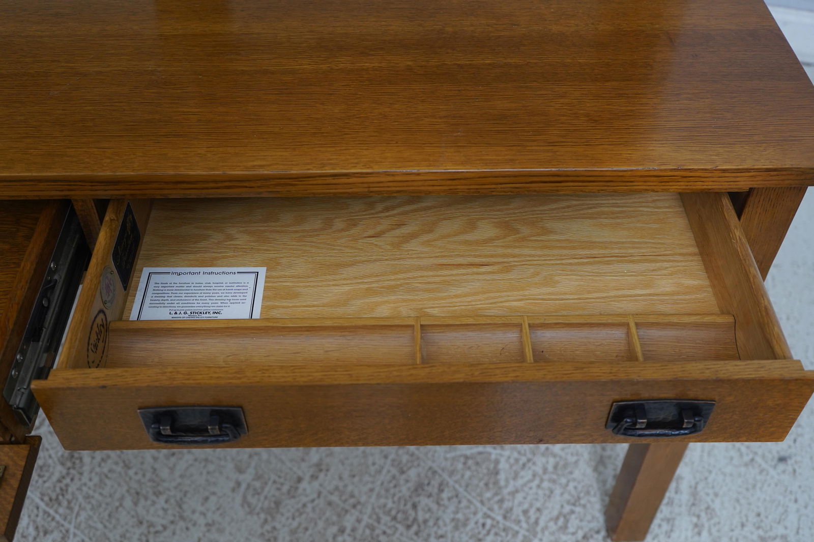 Stickley Mission Oak Desk with Hutch Arts & Crafts Style: Stickley Mission Oak Desk with Hutch Arts & Crafts Style This Stickley Mission Oak Computer Desk with Hutch Top is a classic piece representative of the Arts & Crafts style, constructed around 1997. I