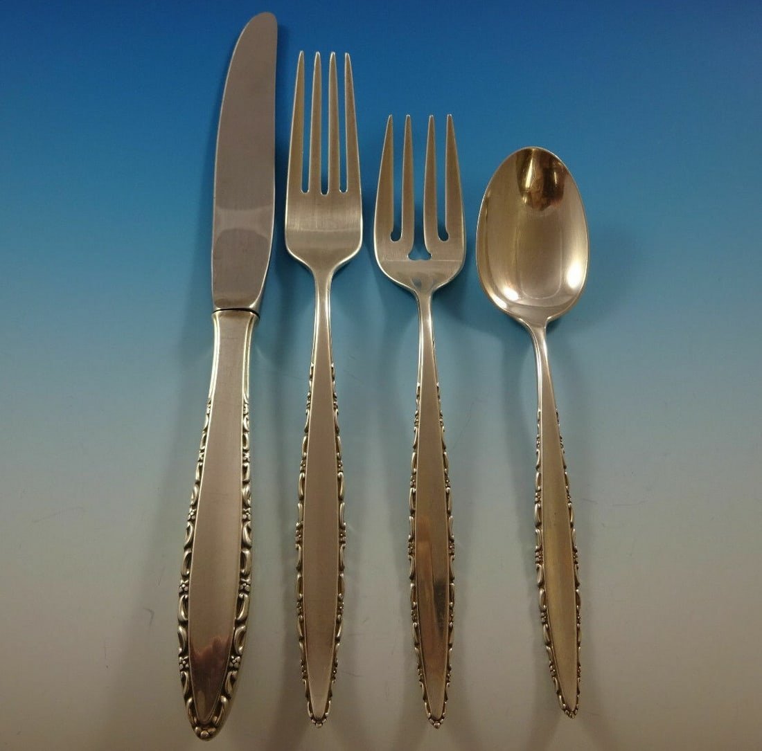 Lunt Lace Point Sterling Silver Flatware Set for 8 - 32 Pieces with Storage Chest: Lunt Lace Point Sterling Silver Flatware Set for 8 - 32 Pieces with Storage Chest Introducing the Lace Point Sterling Silver Flatware Set by Lunt, designed for service for eight and comprising 32 exqu