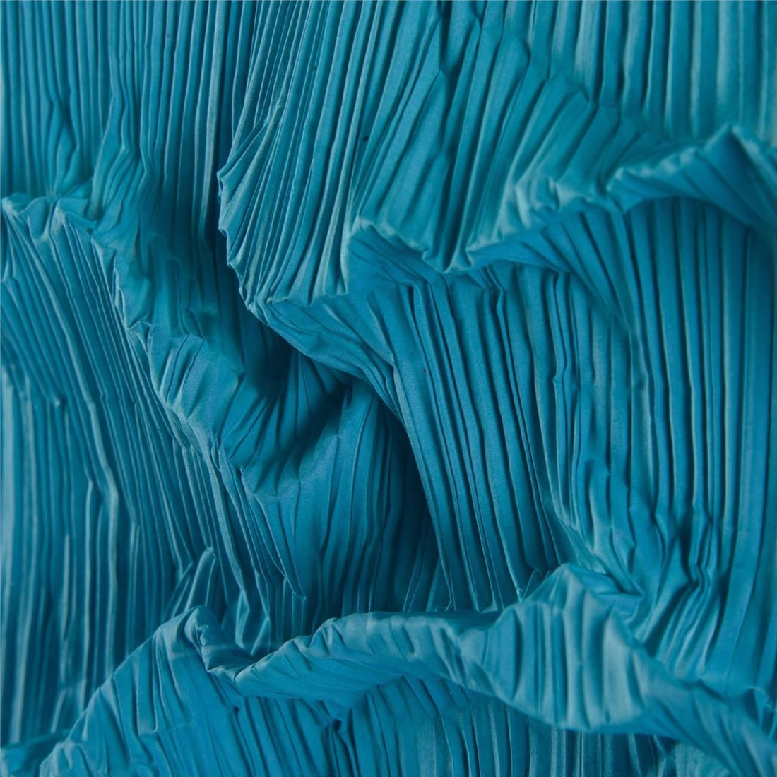 Tony Fey Contemporary Blue Ombre Waves Artwork 47.5H x 31.75W: Tony Fey Contemporary Blue Ombre Waves Artwork 47.5H x 31.75W Discover the stunning beauty of this Exquisite Blue Ombre Artwork by Tony Fey, a captivating piece that features contemporary style with a