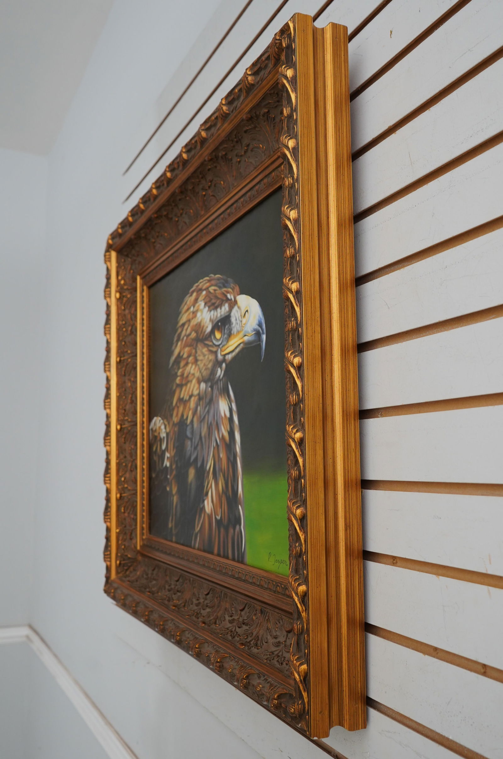 Majestic Eagle Framed Oil Painting 35 x 30 Gold Frame: Majestic Eagle Framed Oil Painting 35 x 30 Gold Frame This stunning framed oil painting features a majestic eagle, expertly hand-painted on high-quality canvas. With an approximate age of 20 years, th