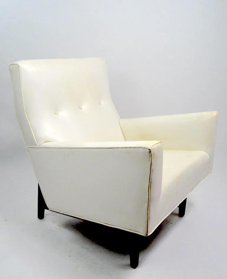 Jens Risom Mid-Century Modern Lounge Chair White Vinyl: Jens Risom Mid-Century Modern Lounge Chair White Vinyl Discover the iconic Risom Lounge Chair, a classic design by Jens Risom, known for its timeless appeal. This chair features white vinyl upholstery