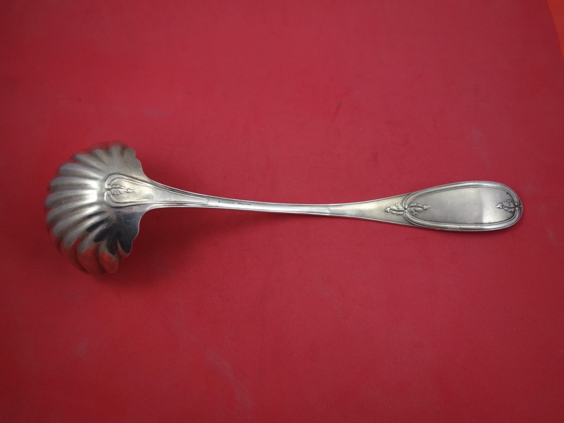 Olive Pattern Sterling Silver Soup Ladle 14 Inch Shell Bowl by Various Makers: Olive Pattern Sterling Silver Soup Ladle 14 Inch Shell Bowl by Various Makers This exquisite soup ladle features a classic shell bowl design and is crafted from high-quality sterling silver. The ladle
