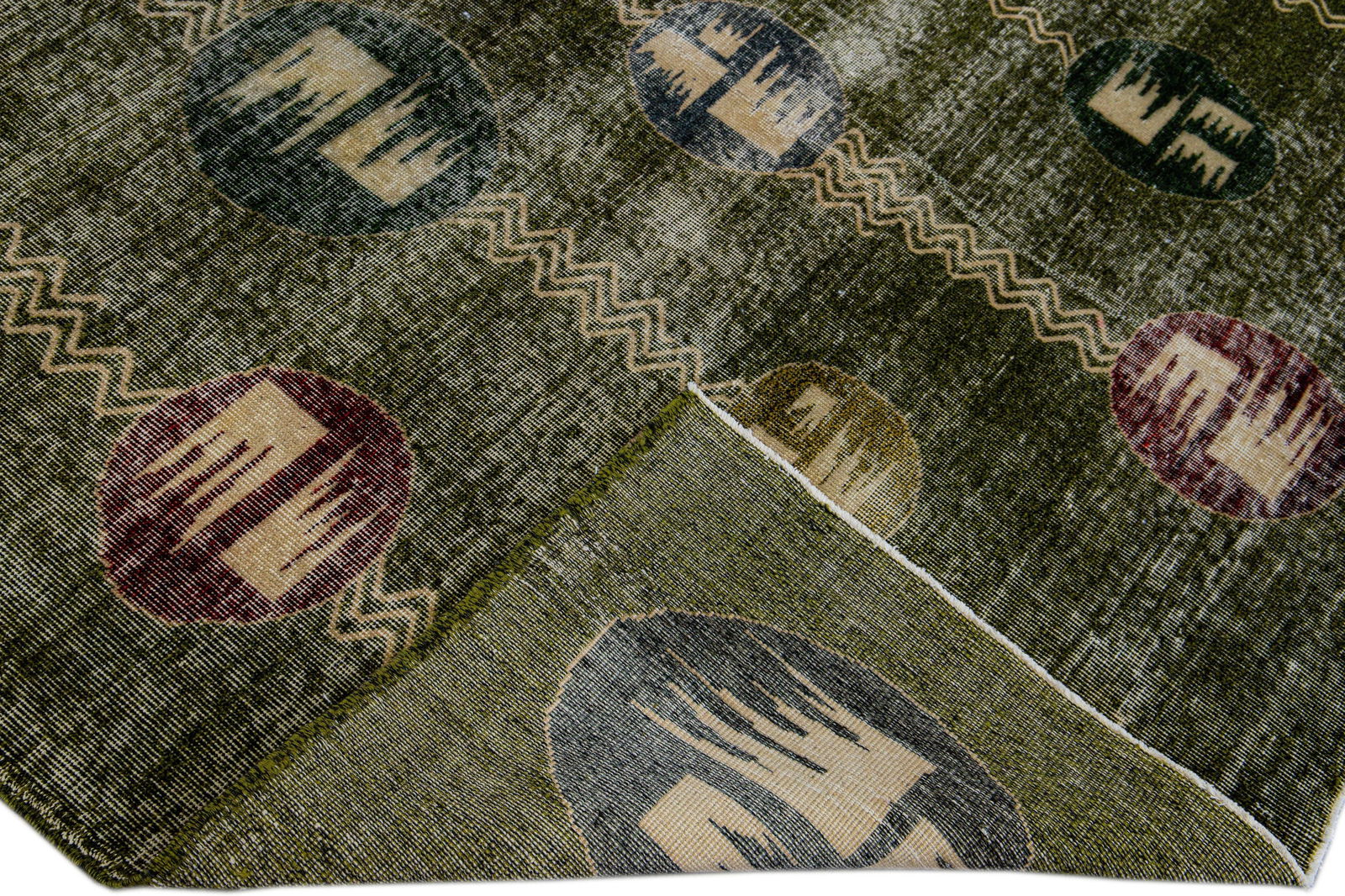 Vintage Turkish Deco Hand-Knotted Wool Rug Green 6'10 x 10'1: Vintage Turkish Deco Hand-Knotted Wool Rug Green 6'10 x 10'1 This stunning vintage Deco Turkish rug showcases a beautiful hand-knotted design in rich green wool, accentuated with vibrant red, blue, ye