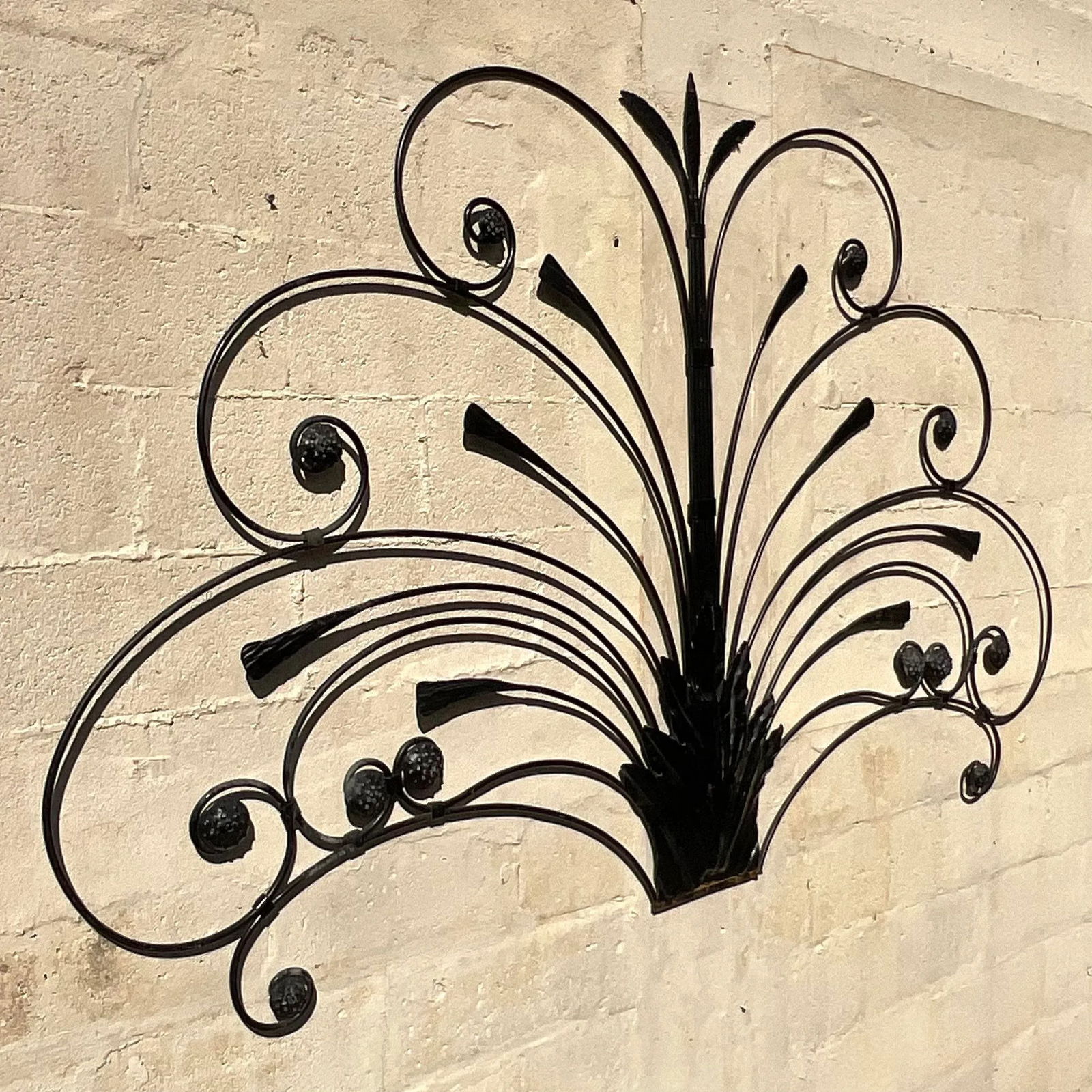 Vintage Italian Wrought Iron Boho Full Headboard Unique Design: Vintage Italian Wrought Iron Boho Full Headboard Unique Design This exquisite vintage Boho full headboard features a stunning swirl design and an attractive patina showcasing its history. Crafted in I