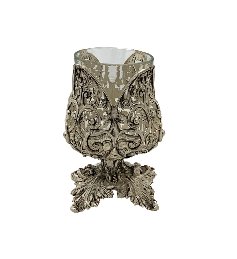 Handmade Turkish 925 Sterling Silver Glass Insert Salt Holder: Handmade Turkish 925 Sterling Silver Glass Insert Salt Holder This exquisite salt holder is crafted from fine .925 sterling silver and features a beautiful glass insert. With intricate handmade floral