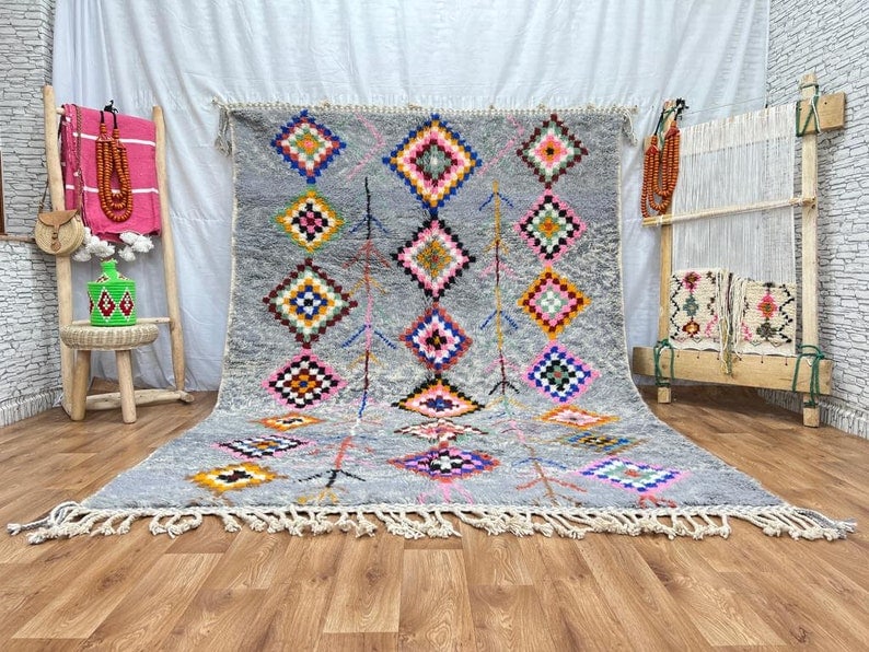 Luxury Authentic Handwoven Moroccan Rug 10 x 5 Feet: Luxury Authentic Handwoven Moroccan Rug 10 x 5 Feet Experience the elegance of a Luxury Authentic Rug, meticulously handwoven in the Atlas Mountains by skilled local Berber women weavers. This stunnin